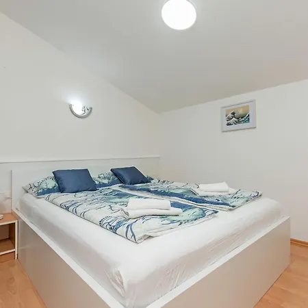 Διαμέρισμα Antic Πούλα