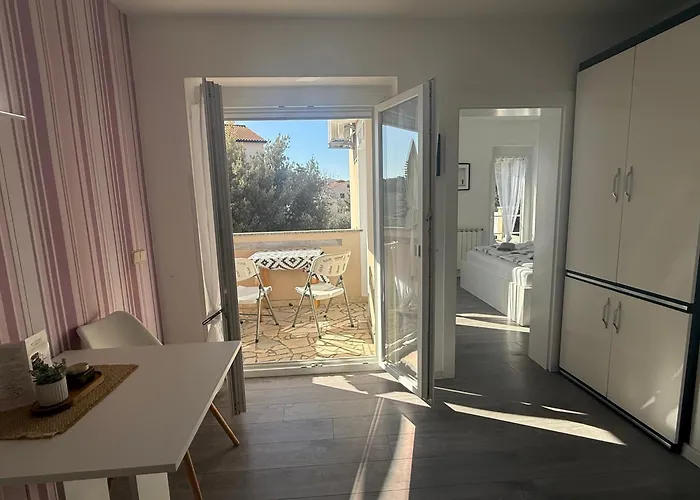 Antic Apartment *
