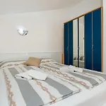 Antic Apartment *