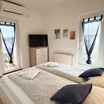 Apartment Antic