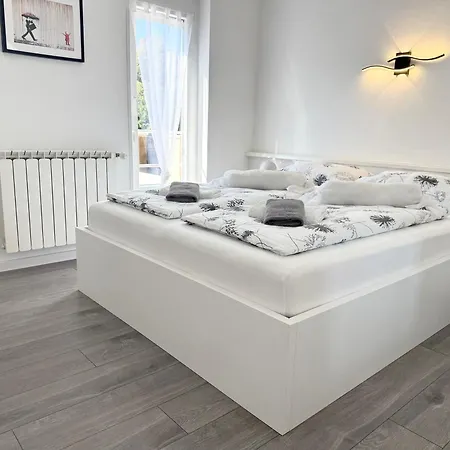 Antic Lägenhet Pula